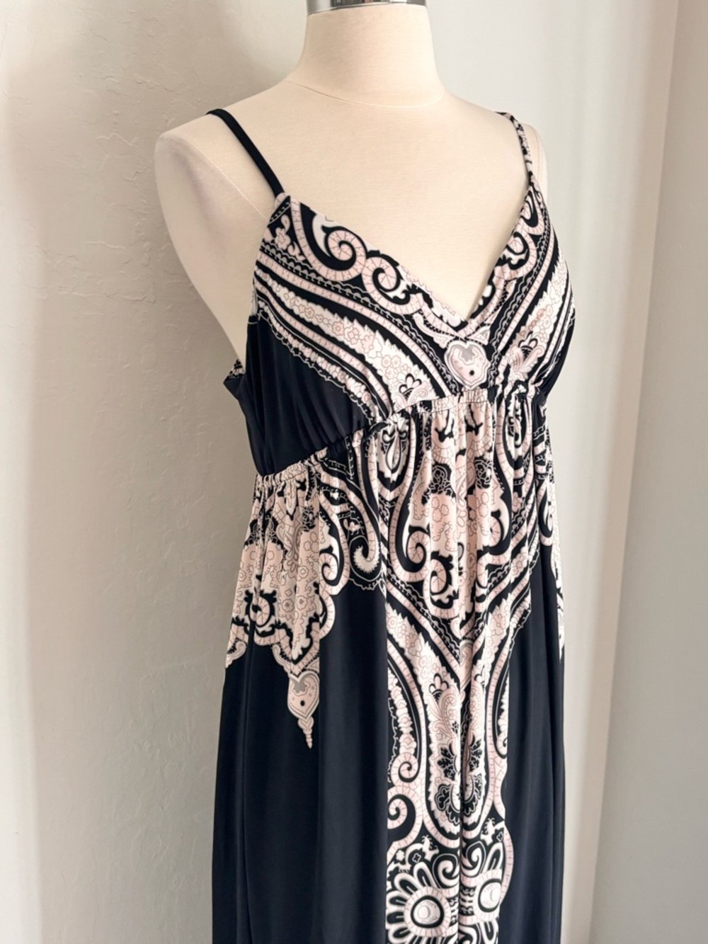 INC International Concepts Baroque Paisley Babydoll Maxi Dress Black,
Large NWT - Picture 2 of 8